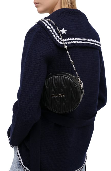 Женская сумка MIU MIU черного цвета, арт. 5BH191-2CE3-F0002-NOY | Фото 2 (Размер: mini; Ремень/цепочка: На ремешке; Сумки-технические: Сумки через плечо; Материал: Натуральная кожа)