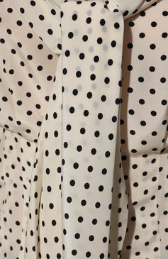 Женская шелковая блузка DOLCE & GABBANA молочного цвета, арт. F5L52T/FS14L/0UTLET AW22-23 | Фото 5 (Материал внешний: Шелк; Рукава: Длинные; Длина (для топов): Стандартные; Принт: С принтом; Стили: Романтичный; Женское Кросс-КТ: Блуза-одежда)
