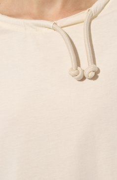 Женская хлопковая футболка ERIKA CAVALLINI кремвого цвета, арт. E3SW11 | Фото 5 (Принт: Без принта; Рукава: Короткие; Длина (для топов): Стандартные; Материал сплава: Проставлено; Материал внешний: Хлопок; Женское Кросс-КТ: Футболка-одежда; Драгоценные камни: Проставлено; Стили: Кэжуэл)