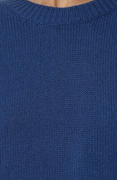 Женский кашемировый пуловер CANESSA синего цвета, арт. HWKG003 FK0001 | Фото 5 (Материал внешний: Шерсть, Кашемир; Рукава: Длинные; Длина (для топов): Стандартные; Материал сплава: Проставлено; Женское Кросс-КТ: Пуловер-одежда; Драгоценные камни: Проставлено; Стили: Кэжуэл)