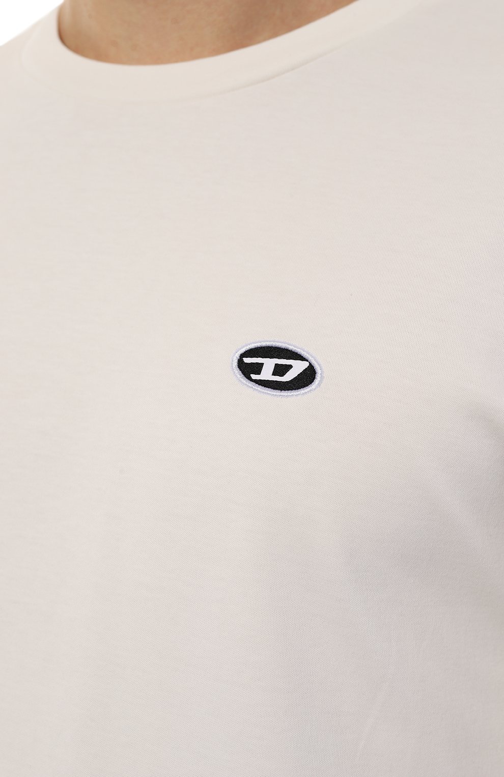 Мужская хлопковая футболка DIESEL белого цвета, арт. A03819/0AIJU | Фото 5 (Принт: Без принта; Рукава: Короткие; Длина (для топов): Стандартные; Материал сплава: Проставлено; Материал внешний: Хлопок; Драгоценные камни: Проставлено; Стили: Кэжуэл)