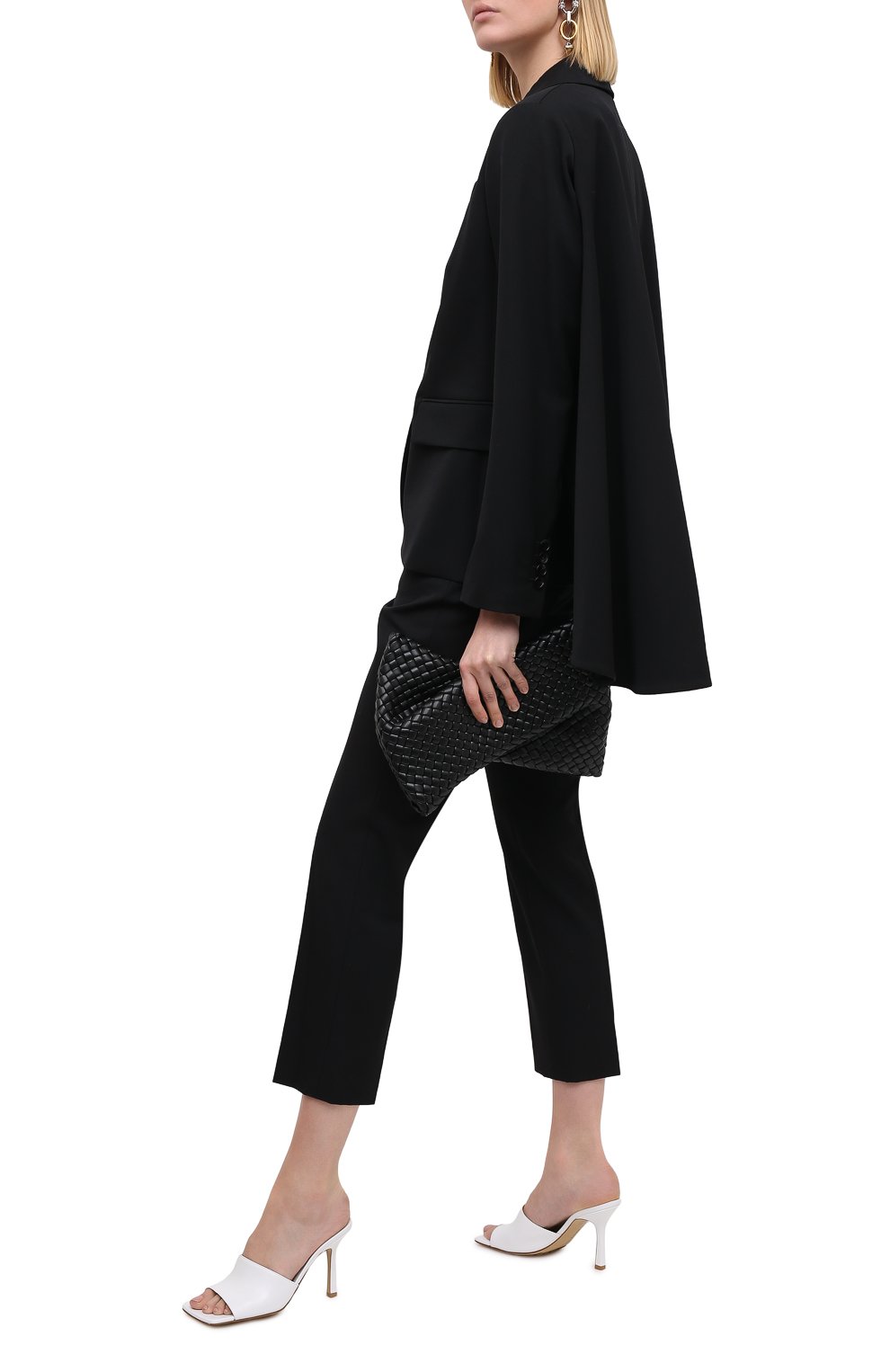 Женские кожаные мюли the stretch BOTTEGA VENETA белого цвета, арт. 610538/VBSF0 | Фото 2 (Каблук высота: Высокий; Материал внутренний: Натуральная кожа; Региональные ограничения белый список (Axapta Mercury): RU; Каблук тип: Шпилька; Подошва: Плоская; толщина подошвы: 0,8; ширина носка стельки: 8, 8,5; высота каблука: 9,3, 9,6)