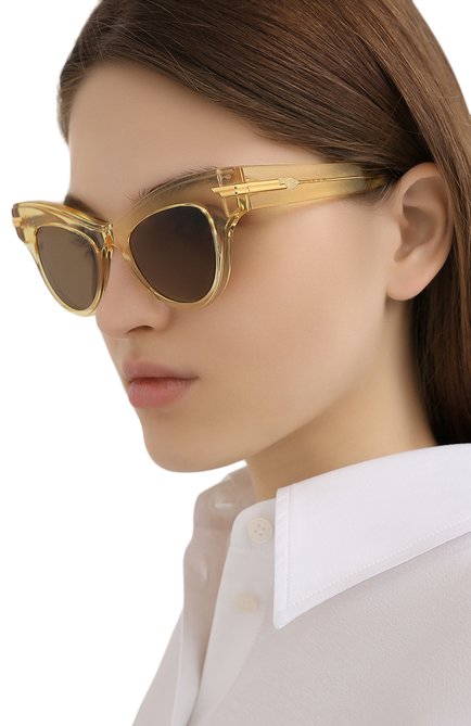 Женские солнцезащитные очки BOTTEGA VENETA желтого цвета, арт. BV1004S | Фото 2 (Тип очков: С/з; Региональные ограничения белый список (Axapta Mercury): RU; Очки форма: Бабочка)