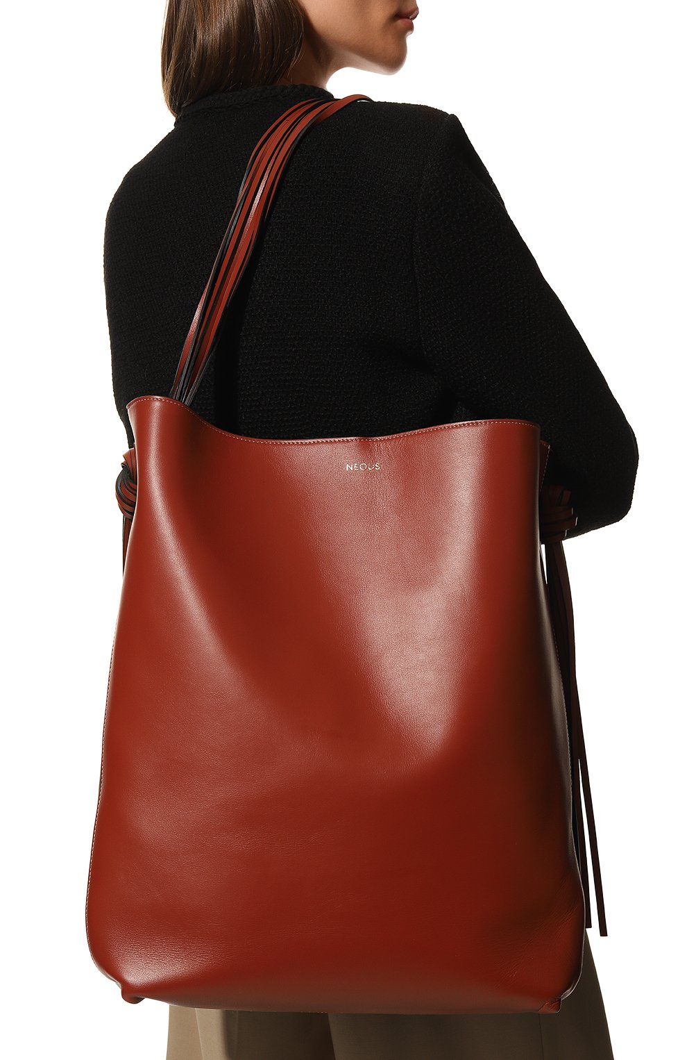Женская сумка-тоут saturn NEOUS коричневого цвета, арт. 00003A | Фото 2 (Сумки-технические: Сумки top-handle; Материал: Натуральная кожа; Материал сплава: Проставлено; Драгоценные камни: Проставлено; Размер: large)