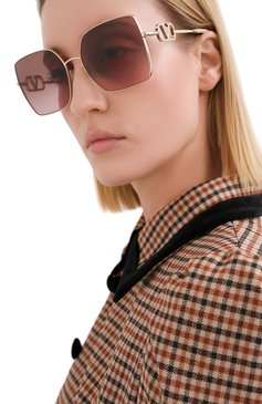 Женские солнцезащитные очки VALENTINO розового цвета, арт. 2041-300314 | Фото 2 (Тип очков: С/з; Оптика Гендер: оптика-женское; Очки форма: Бабочка)