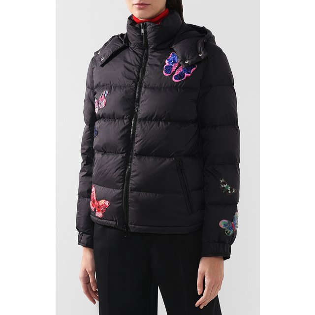 фото Стеганая куртка с декоративными нашивками и капюшоном valentino
