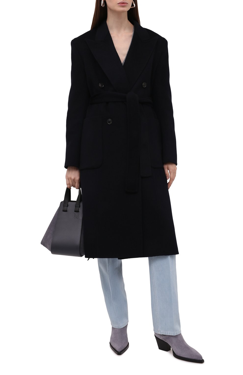 Женское пальто из шерсти и кашемира LOW CLASSIC синего цвета, арт. L0W21FW_CT11NV | Фото 2 (Материал внешний: Шерсть; Рукава: Длинные; Стили: Классический; Длина (верхняя одежда): Длинные; 1-2-бортные: Двубортные)