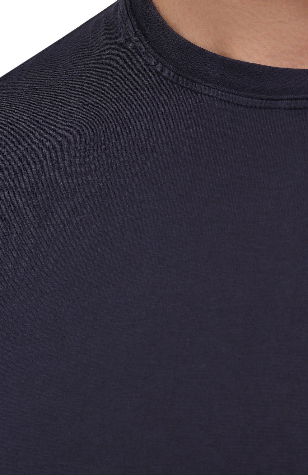 Мужская хлопковая футболка FEDELI темно-синего цвета, арт. 5UEF0113 | Фото 5 (Принт: Без принта; Рукава: Короткие; Длина (для топов): Стандартные; Региональные ограничения белый список (Axapta Mercury): RU; Материал внешний: Хлопок; Стили: Кэжуэл)