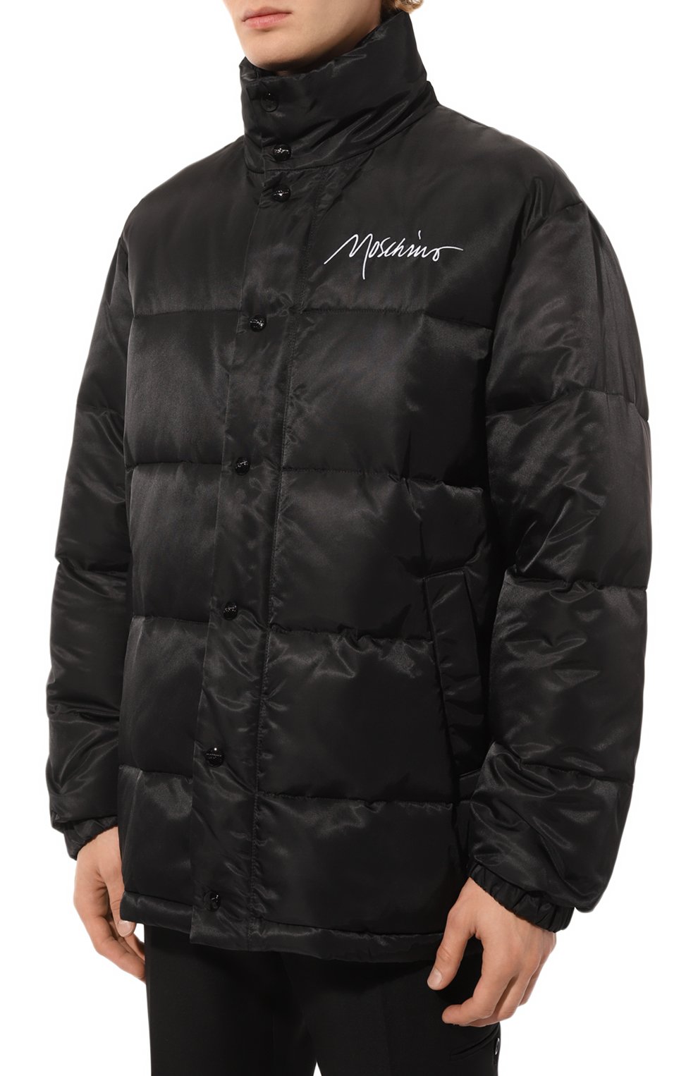 Мужская утепленная куртка MOSCHINO черного цвета, арт. A0629/5215 | Фото 3 (Кросс-КТ: Куртка; Рукава: Длинные; Длина (верхняя одежда): До серед ины бедра; Материал внешний: Синтетический материал; Мужское Кросс-КТ: утепленные куртки; Материал сплава: Проставлено; Материал подклада: Синтетический материал; Драгоценные камни: Проставлено; Стили: Кэжуэл)