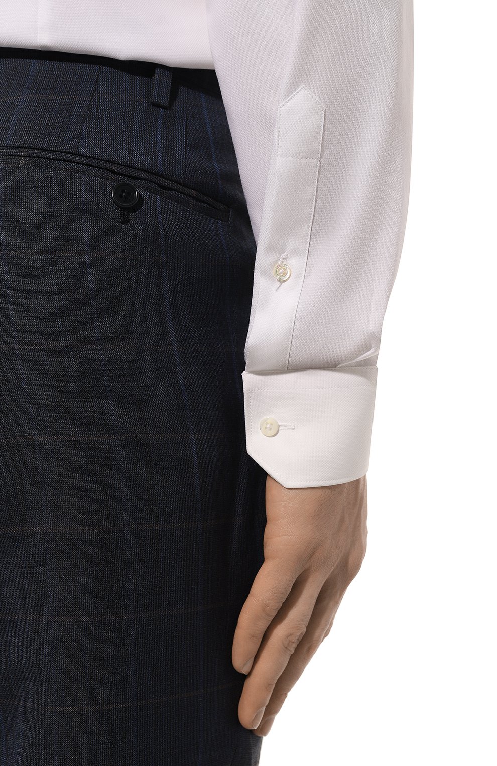 Мужская хлопковая сорочка CORNELIANI белого цвета, арт. 91P002-3111278 | Фото 6 (Манжеты: На пуговицах; Рукава: Длинные; Воротник: Акула; Длина (для топов): Стандартные; Рубашки М: Slim Fit; Материал сплава: Проставлено; Материал внешний: Хлопок; Случай: Формальный; Принт: Однотонные; Драгоценные камни: Проставлено)