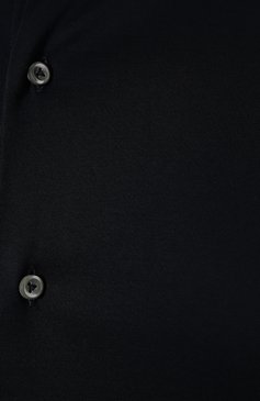 Мужская хлопковая рубашка VAN LAACK темно-синего цвета, арт. PER-L/180031/3XL | Фото 5 (Манжеты: На пуговицах; Рукава: Длинные; Воротник: Акула; Случай: Повседневный; Длина (для топов): Удлиненные; Материал сплава: Проставлено; Материал внешний: Хлопок; Принт: Однотонные; Драгоценные камни: Проставлено; Стили: Кэжуэл)