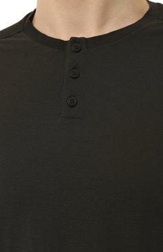 Мужская хлопковая футболка TRANSIT хаки цвета, арт. CFUTRT4390 | Фото 5 (Принт: Без принта; Материал сплава: Проставлено; Материал внешний: Хлопок; Драгоценные камни: Проставлено; Стили: Кэжуэл)