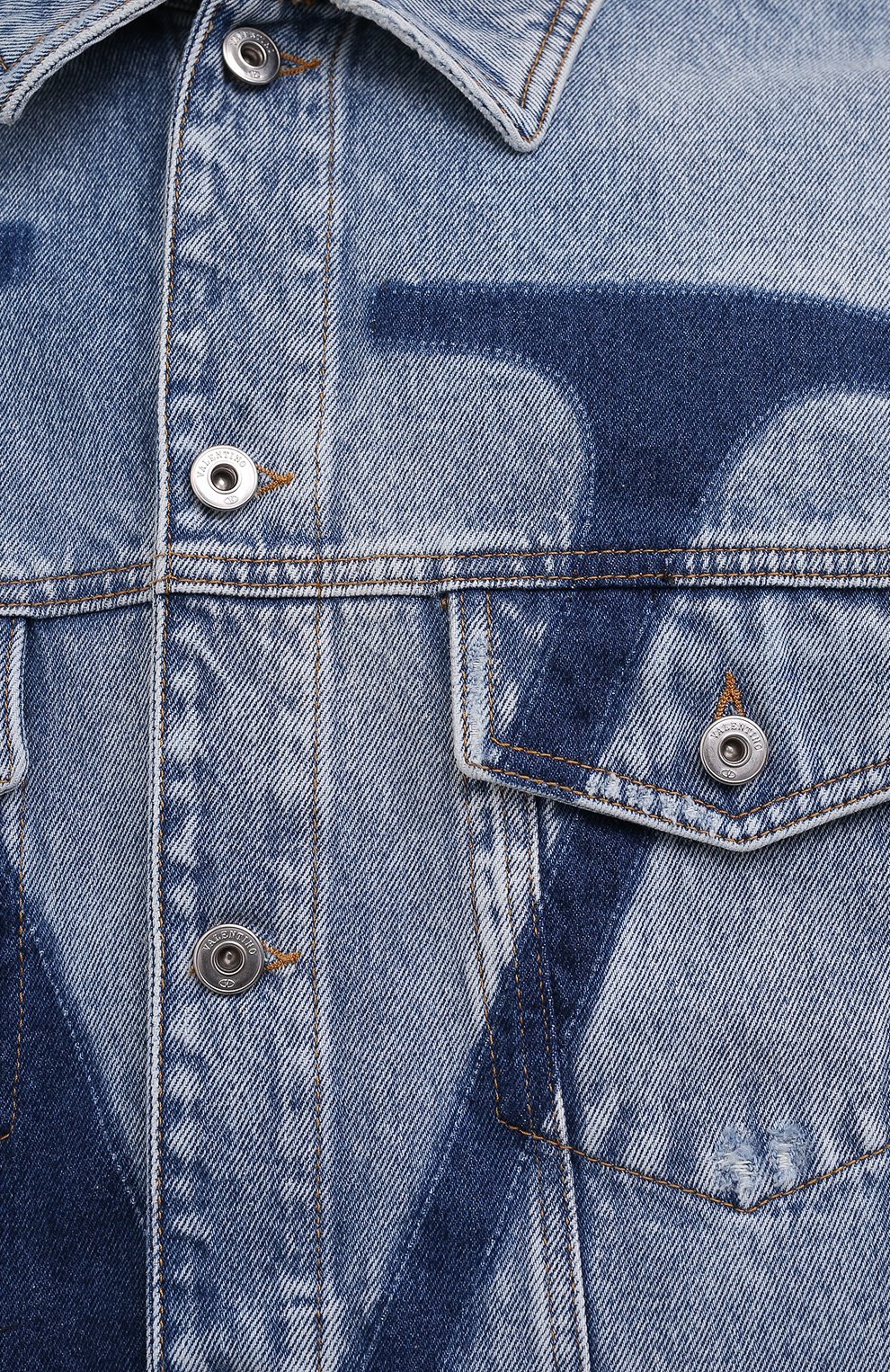 Муж ская джинсовая куртка VALENTINO голубого цвета, арт. XV3DC02G847 | Фото 5 (Кросс-КТ: Куртка, Деним; Рукава: Длинные; Региональные ограничения белый список (Axapta Mercury): RU; Материал сплава: Проставлено; Материал внешний: Хлопок, Деним; Драгоценные камни: Проставлено; Длина (верхняя одежда): Короткие)