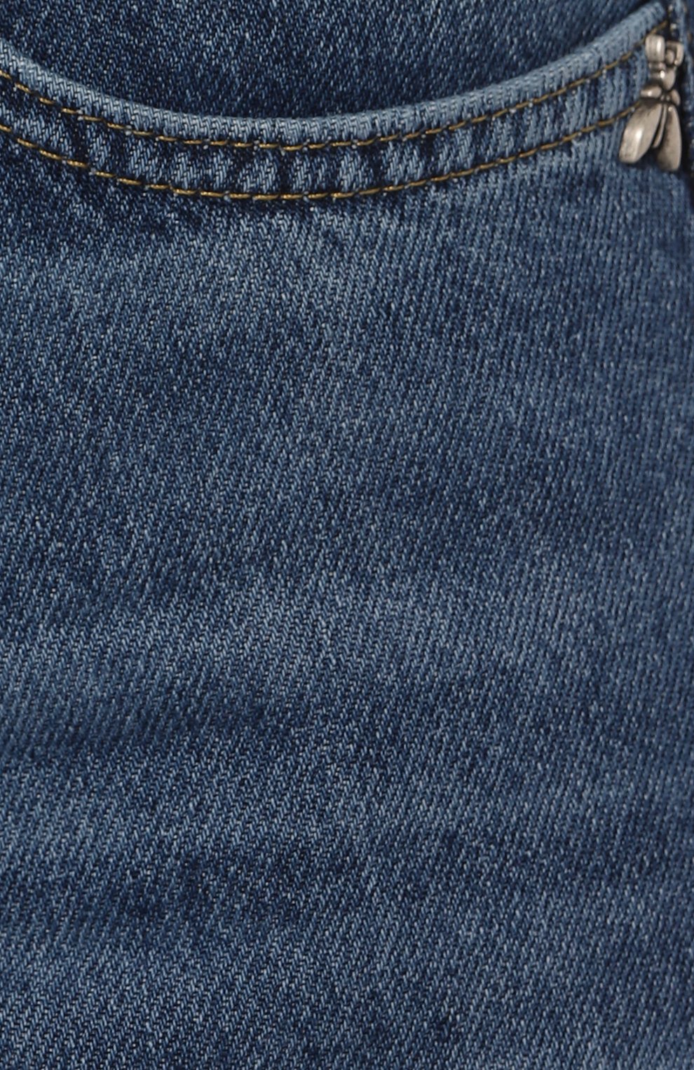 Женские джинсы PATRIZIA PEPE синего цвета, арт. 8P0487_D1WZB | Фото 5 (Кросс-КТ: Деним; Длина (брюки, джинсы): Стандартные; Силуэт Ж (брюки и джинсы): Прямые; Материал сплава: Проставлено; Материал внешний: Хлопок; Материал подклада: Синтетический материал; Драгоценные камни: Проставлено; Стили: Кэжуэл)