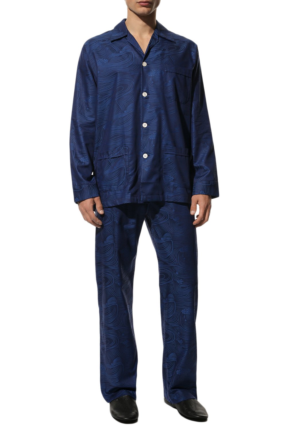 Мужская хлопковая пижама DEREK ROSE темно-синего цвета, арт. 5000-PARI022 | Фото 2 (Рукава: Длинные; Длина (брюки, джинсы): Стандартные; Кросс-КТ: домашняя одежда; Длина (для топов): Стандартные; Материал внешний: Хлопок)