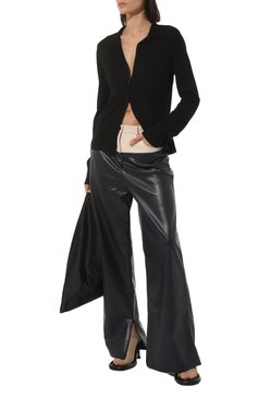 Женские брюки из экокожи ROKH темно-синего цвета, арт. R1CA84 | Фото 2 (Силуэт Ж (брюки и джинсы): Широкие; Длина (брюки, джинсы): Стандартные; Женское Кросс-КТ: Брюки-одежда; Материал внешний: Синтетический материал; Стили: Гранж; Материал сплава: Проставлено; Кросс-КТ: экокожа; Драгоценные камни: Проставлено)