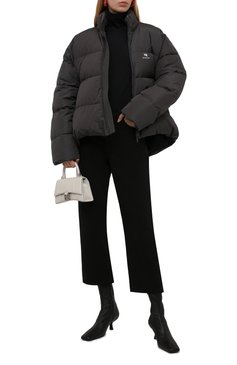 Женская утепленная куртка BALENCIAGA серого цвета, арт. 675212/TYD36 | Фото 2 (Кросс-КТ: Куртка, Утепленный, Пуховик; Рукава: Длинные; Длина (верхняя одежда): До середины бедра; Материал внешний: Синтетический материал, Вискоза; Материал сплава: Проставлено; Стили: Спорт-шик; Материал подклада: Синтетический материал; Драгоценные камни: Проставлено)