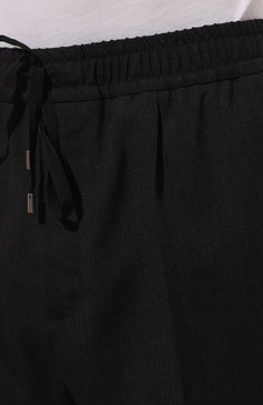 Мужские шерстяные брюки GUCCI черного цвета, арт. 472975 Z505F | Фото 5 (Материал внешний: Шерсть; Длина (брюки, джинсы): Стандартные; Случай: Повседневный; Материал сплава: Проставлено; Стили: Спорт-шик; Драгоценные камни: Проставлено)