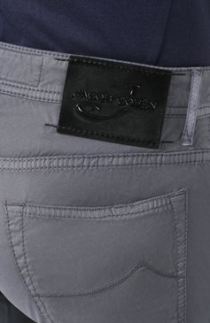 Мужские брюки из смеси хлопка и шелка JACOB COHEN темно-серого цвета, арт. J688 C0MF 01854-S/53 | Фото 5 (Длина (брюки, джинсы): Стандартные; Случай: Повседневный; Материал внешний: Хлопок; Стили: Кэжуэл)