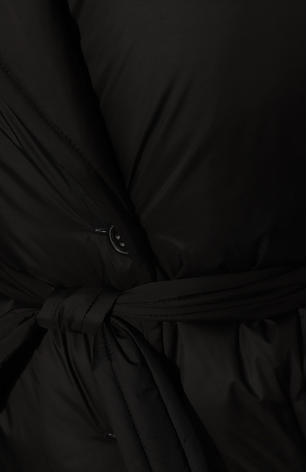 Женская утепленная куртка LEMPELIUS черного цвета, арт. 244S27/1500 | Фото 5 (Кросс-КТ: Куртка, Утепленный; Рукава: Длинные; Материал внешний: Синтетический материал; Материал сплава: Проставлено; Стили: Спорт-шик; Материал подклада: Синтетический материал; Длина (верхняя одежда): Длинные; Драгоценные камни: Проставлено)