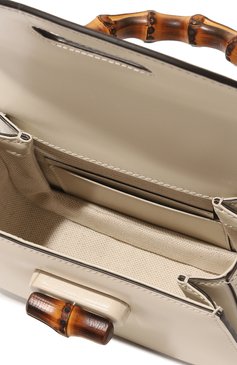 Женская сумка gucci bamboo 1947 mini GUCCI белого цвета, арт. 686864 10ODT | Фото 5 (Сумки-технические: Сумки top-handle; Материал: Натуральная кожа; Размер: mini; Ремень/цепочка: На ремешке)