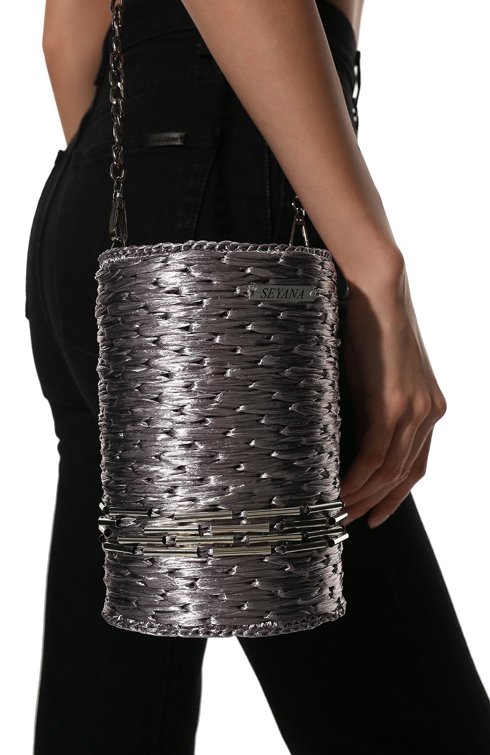 Женская сумка-цилиндр SEYANA серебряного цвета, арт. СУМКА02 | Фото 2 (Сумки-технические: Сумки через плечо; Материал: Растительное волокно; Размер: mini; Ремень/цепочка: На ремешке)