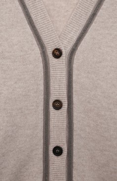 Детский кашемировый кардиган BRUNELLO CUCINELLI бежевого цвета, арт. B12M10506B | Фото 3 (Материал внешний: Шерсть, Кашемир; Рукава: Длинные; Материал сплава: Проставлено; Девочки Кросс-КТ: Кардиган-одежда; Драгоценные камни: Проставлено; Ростовка одежда: 10 - 11 лет | 140 - 146см, 8 лет | 128 см)