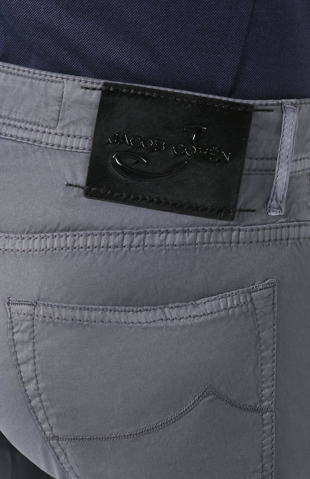 Мужские брюки из смеси хлопка и шелка JACOB COHEN темно-серого цвета, арт. J688 C0MF 01854-S/53 | Фото 5 (Длина (брюки, джинсы): Стандартные; Случай: Повседневный; Материал внешний: Хлопок; Стили: Кэжуэл)