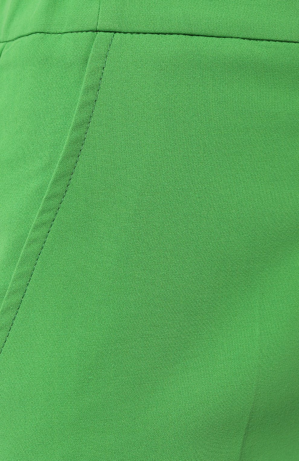 Женские хлопковые брюки BEATRICE .B зеленого цвета, арт. 23FE1785RI0 | Фото 5 (Длина (брюки, джинсы): Стандартные; Женское Кросс-КТ: Брюки-одежда; Силуэт Ж (брюки и джинсы): Прямые; Материал сплава: Проставле�но; Материал внешний: Хлопок; Драгоценные камни: Проставлено; Стили: Кэжуэл)