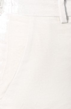 Женские бархатные брюки GIORGIO ARMANI белого цвета, арт. 0SHPP0AB/T01I7 | Фото 5 (Длина (брюки, джинсы): Стандартные; Женское Кросс-КТ: Брюки-одежда; Силуэт Ж (брюки и джинсы): Прямые; Случай: Формальный; Материал внешний: Вискоза; Материал подклада: Вискоза; Статус проверки: Проверена категория)