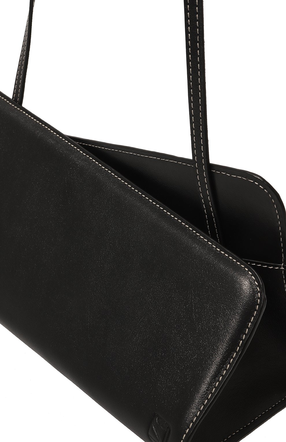 Женская сумка slant YUZEFI черного цвета, арт. YUZC0-HB-SLS-00 | Фото 3 (Сумки-технические: Сумки top-handle; Размер: medium; Материал: Натуральная кожа; Материал сплава: Проставлено; Драгоценные камни: Проставлено)