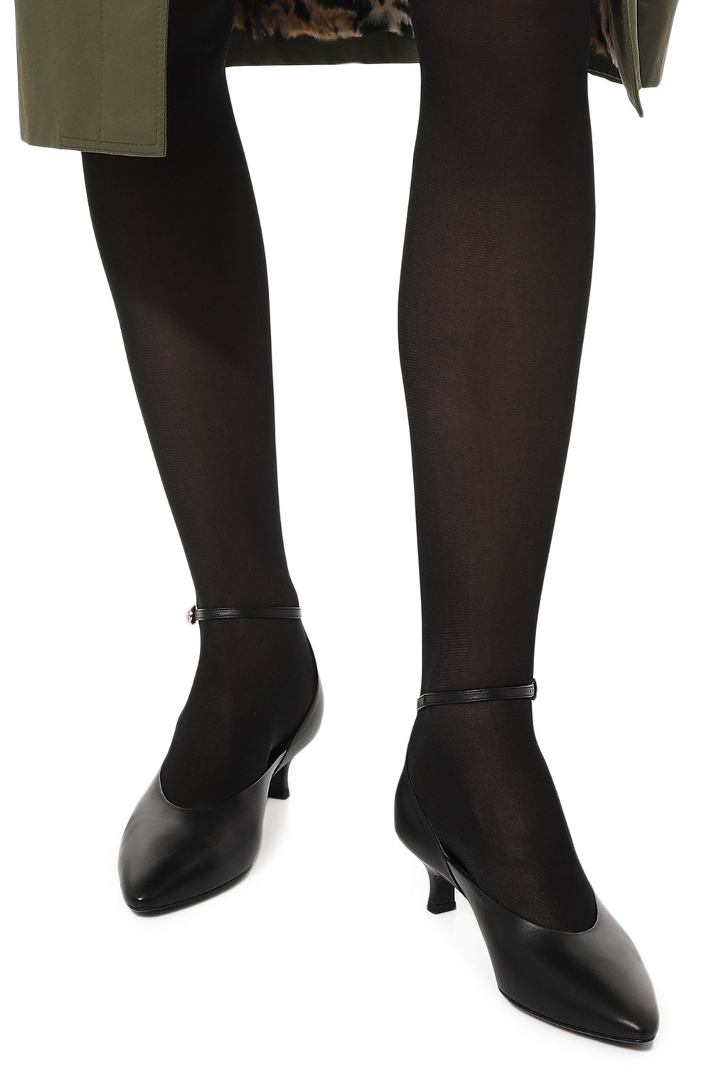 Женские кожаные туфли d'orsay CO черного цвета, арт. 0317AGN | Фото 3 (Каблук высота: Низкий; Материал внутренний: Натуральная кожа; Материал сплава: Проставлено; Подош ва: Плоская; Каблук тип: Kitten heel; Драгоценные камни: Проставлено)