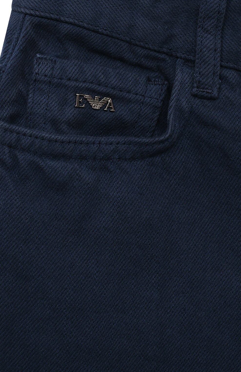 Детские джинсы EMPORIO ARMANI синего цвета, арт. 6R4J75/4N7VZ | Фото 3 (Детали: Однотонный; Материал сплава: Проставлено; Нос: Не проставлено; Материал внешний: Хлопок, Лиоцелл, Растительное волокно)