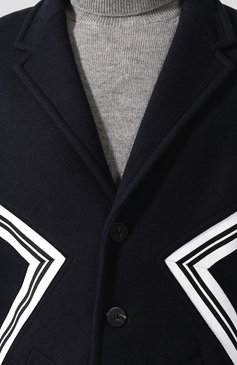 Мужской шерстяное пальто NEIL BARRETT темно-синего цвета, арт. PBCA284/M046 | Фото 5 (Материал внешний: Шерсть; Рукава: Длинные; Длина (верхняя одежда): До середины бедра; Материал сплава: Проставлено, Проверено; Мужское Кросс-КТ: Верхняя одежда, пальто-верхняя одежда; Статус проверки: Проверено, Проверена категория; Драгоценные камни: Проставлено; Материал подклада: Купро; Стили: Кэжуэл)
