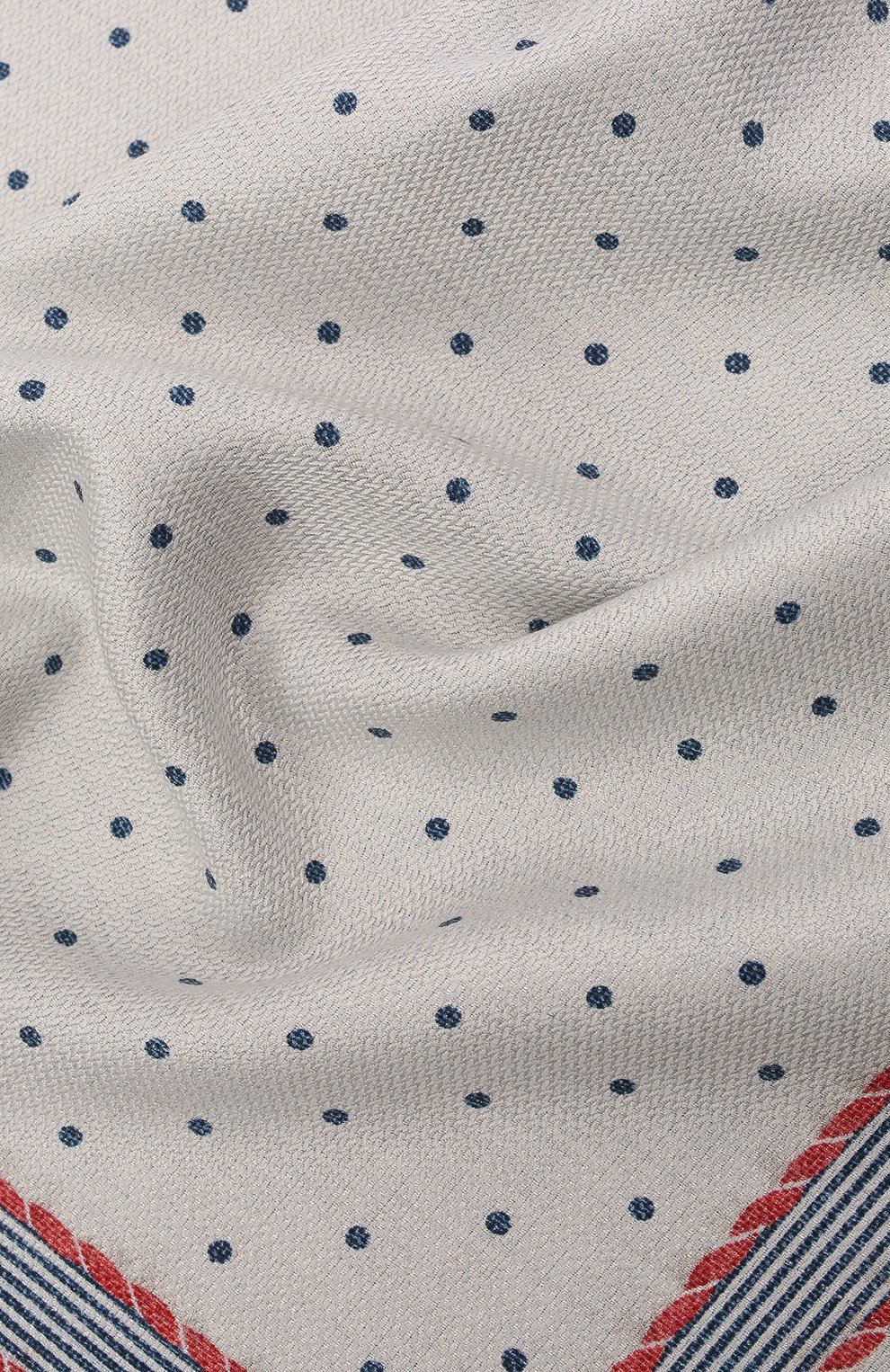 Мужской шелковый платок BRUNELLO CUCINELLI серого цвета, арт. MW8780091 | Фото 2 (Материал: Текстиль, Шелк)