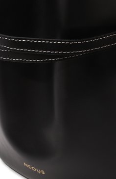 Женская сумка sigma small NEOUS черного цвета, арт. 00030A | Фото 3 (Сумки-технические: Сумки top-handle; Материал: Натуральная кожа; Материал сплава: Проставлено; Ремень/цепочка: На ремешке; Драгоценные камни: Проставлено; Размер: small)