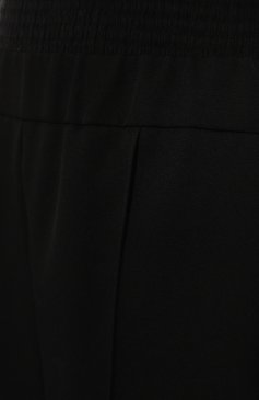 Женские шерстяные брюки JIL SANDER черного цвета, арт. J02KA0011/J40103 | Фото 5 (Силуэт Ж (брюки и джинсы): Широкие; Материал внешний: Шерсть; Длина (брюки, джинсы): Стандартные; Женское Кросс-КТ: Брюки-одежда; Материал сплава: Проставлено; Драгоценные камни: Проставлено; Стили: Минимализм)