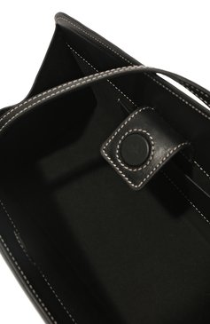 Женская сумка slant YUZEFI черного цвета, арт. YUZC0-HB-SLC-00 | Фото 5 (Сумки-технические: Сумки top-handle; Размер: medium; Материал: Натуральная кожа; Материал сплава: Проставлено; Ремень/цепочка: На ремешке; Драгоценные камни: Проставлено)