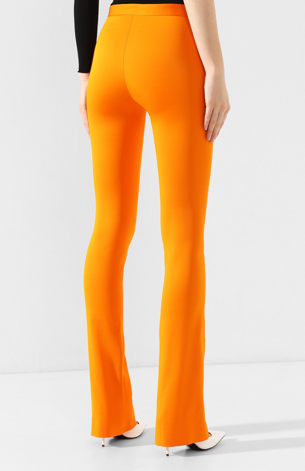 Женские брюки VERSACE оранжевого цвета, арт. A85357/A220957 | Фото 4 (Длина (брюки, джинсы): Удлиненные; Женское Кросс-КТ: Брюки-одежда; Силуэт Ж (брюки и джинсы): Прямые; Материал сплава: Проставлено; Материал внешний: Вискоза; Драгоценные камни: Проставлено; Статус проверки: Проверена категория)