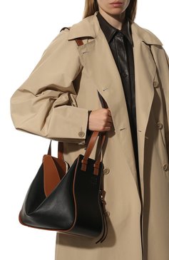 Женская сумка hammock small LOEWE черного цвета, арт. A538S35X04 | Фото 6 (Сумки-технические: Сумки через плечо, Сумки top-handle; Материал: Натуральная кожа; Ремень/цепочка: На ремешке; Размер: small)