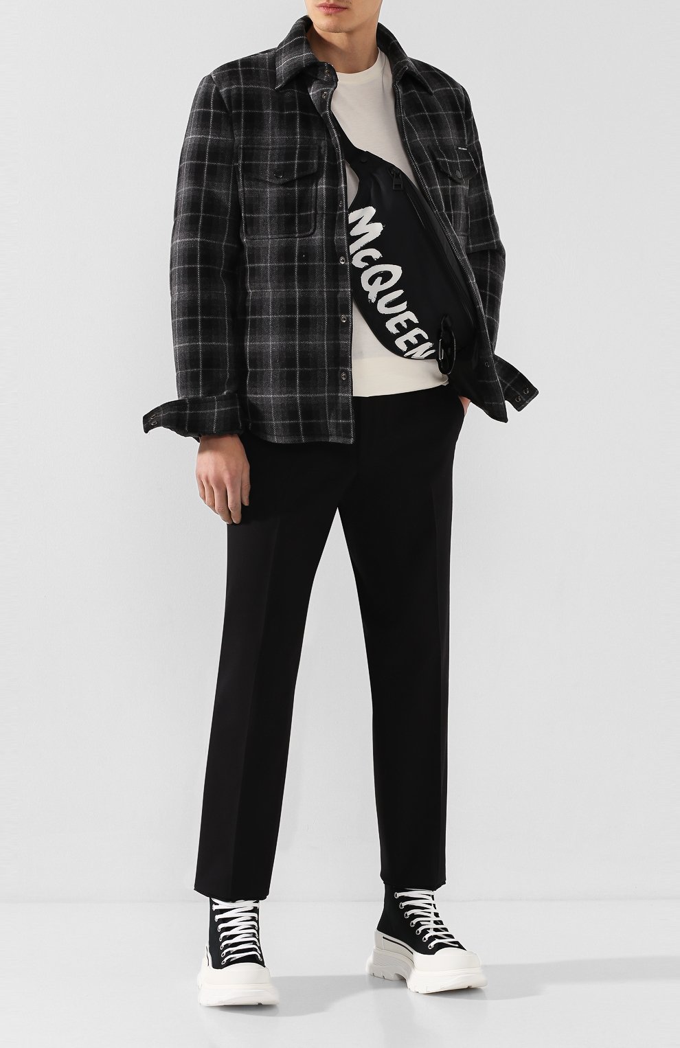 Мужские текстильные ботинки tread slick ALEXANDER MCQUEEN черно-белого цвета, арт. 604254/W4L32 | Фото 2 (Материал внешний: Текстиль; Мужское Кросс-КТ: Ботинки-обувь; Материал внутренний: Натуральная кожа; Материал утеплителя: Без утеплителя; Подошва: Массивная)