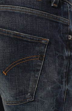 Мужские джинсы DONDUP темно-синего цвета, арт. UP434/DS0152U GG8 | Фото 5 (Силуэт М (брюки): Прямые; Кросс-КТ: Деним; Длина (брюки, джинсы): Стандартные; Материал сплава: Проставлено; Материал внешний: Хлопок, Деним; Детали: Потертости; Драгоценные камни: Проставлено; Стили: Кэжуэл)