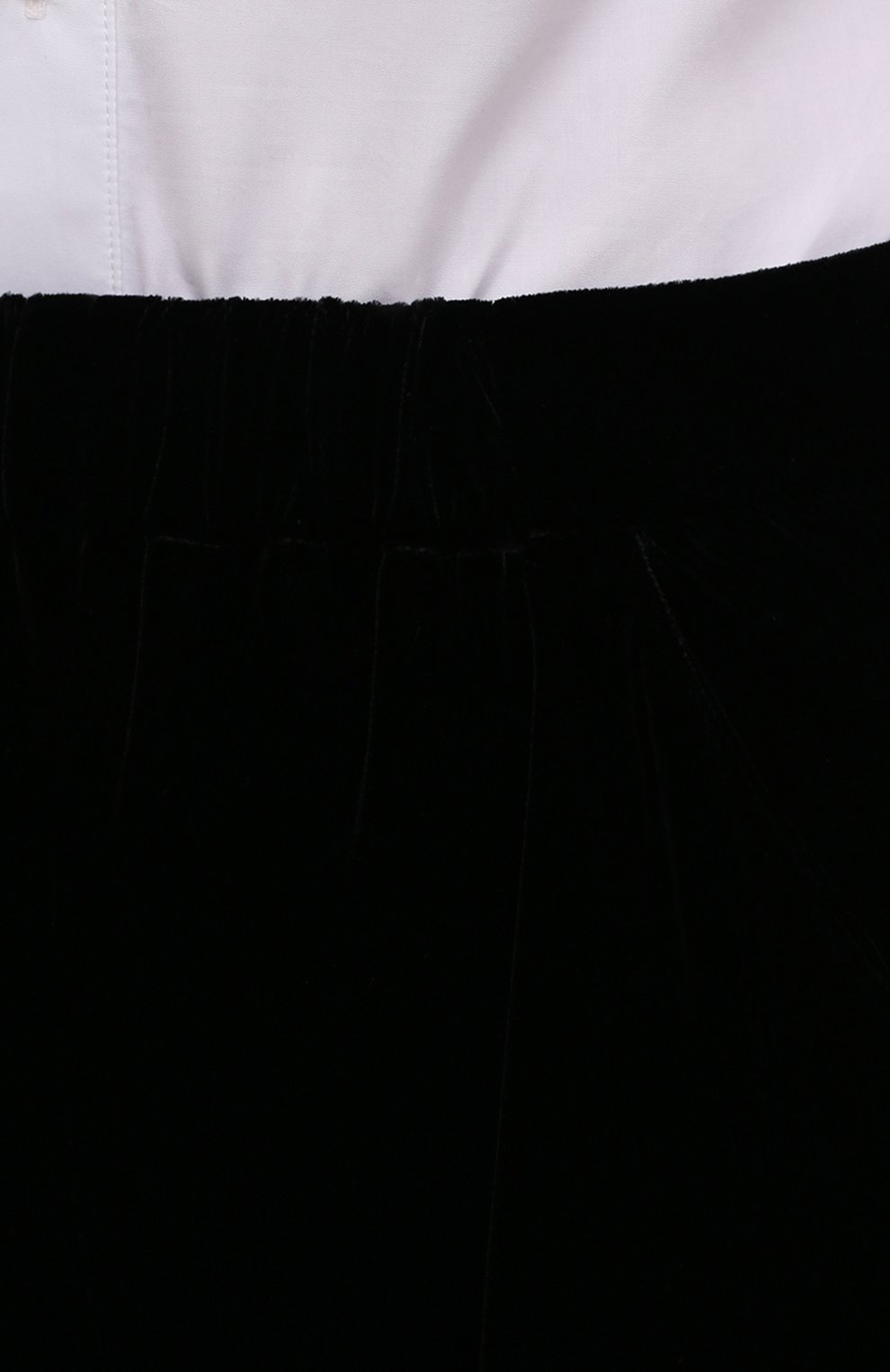 Женские брюки из вискозы и шелка GIORGIO ARMANI черного цвета, арт. 1WHPP0IQ/T01FD | Фото 5 (Длина (брюки, джинсы): Стандартные; Женское Кросс-КТ: Брюки-одежда; Силуэт Ж (брюки и джинсы): Джоггеры; Материал сплава: Проставлено; Материал внешний: Вискоза; Драгоценные камни: Проставлено; Стили: Романтичный)