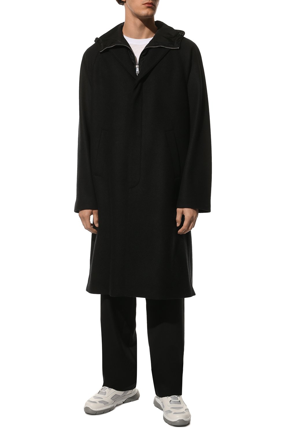 Мужской пальто из шерсти и кашемира PRADA черного цвета, арт. SGB837-1Y5U-F0002-212 | Фото 2 (Материал внешний: Шерсть; Рукава: Длинные; Материал сплава: Проставлено; Длина (верхняя одежда): Длинные; Драгоценные камни: Проставлено; Мужское Кросс-КТ: пальто-верхняя одежда; Стили: Кэжуэл)