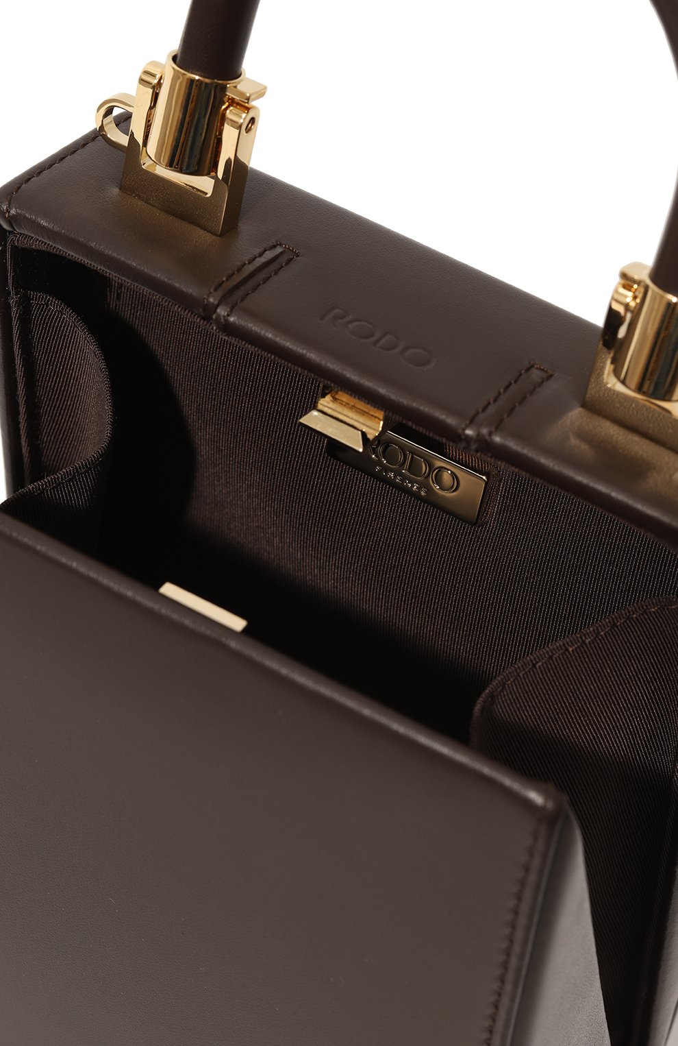 Женская сумка antida RODO темно-коричневого цвета, арт. B8662/093 | Фото 6 (Сумки-технические: Сумки top-handle; Материал: Натуральная кожа; Размер: mini; Ремень/цепочка: На ремешке)