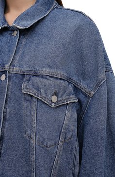 Женская джинсовая куртка ACNE STUDIOS голубого цвета, арт. A90390 | Фото 5 (Кросс-КТ: Куртка, Деним; Рукава: Длинные; Материал сплава: Проставлено; Материал внешний: Хлопок, Деним; Драгоценные камни: Проставлено; Длина (верхняя одежда): Короткие; Стили: Кэжуэл)