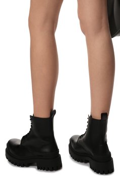 Женские кожаные ботинки strike BALENCIAGA черного цвета, арт. 590974/WA960 | Фото 3 (Подошва: Платформа; Каблук высота: Низкий; Женское Кросс-КТ: Военные ботинки; Материал внутренний: Натуральная кожа; Региональные ограничения белый список (Axapta Mercury): RU; Материал утеплителя: Без утеплителя; Статус проверки: Проверено, Проверена категория; ширина носка стельки: 8,8, 9; высота каблука: 4,5, 5,5; толщина подошвы: 3, 3,5)