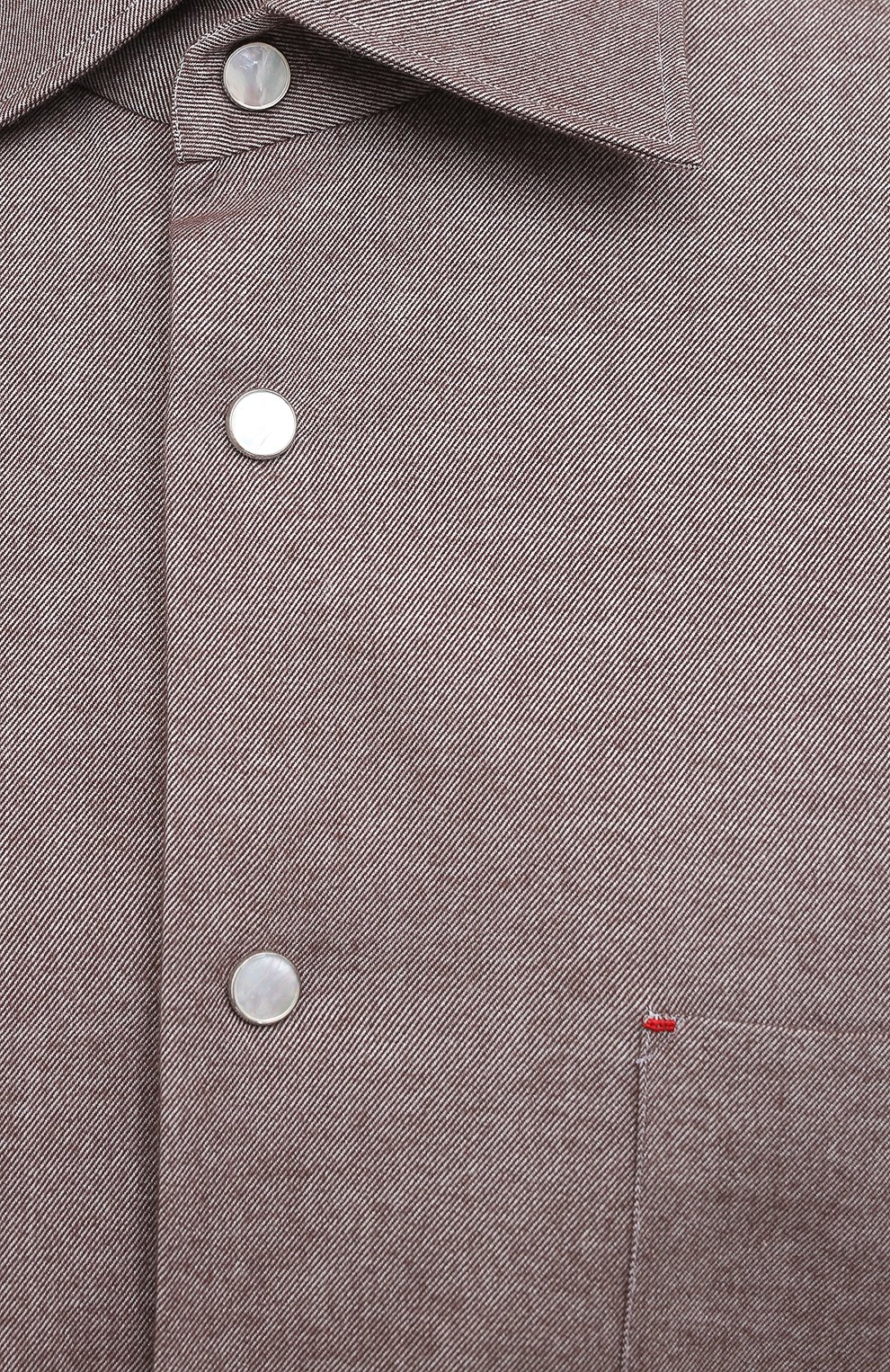 Мужская хлопковая рубашка KITON коричневого цвета, арт. UMCNERCH0749108 | Фото 5 (Манжеты: На пуговицах; Рукава: Длинные; Воротник: Акула; Случай: Повседневный; Длина (для топов): Стандартные; Рубашки М: Slim Fit; Региональные ограничения белый список (Axapta Mercury): RU; Материал внешний: Хлопок; Стили: Классический; Принт: Однотонные; Мужское Кросс-КТ: Рубашка-одежда)