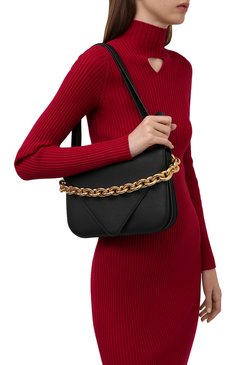Женская сумка mount medium BOTTEGA VENETA черного цвета, арт. 667398/V12M0 | Фото 2 (Сумки-технические: Сумки через плечо; Размер: medium; Материал: Натуральная кожа; Ремень/цепочка: На ремешке)