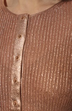 Женский пуловер из кашемира и шелка TOM FORD бронзового цвета, арт. MAK1082-YAX402 | Фото 5 (Материал внешний: Шерсть, Шелк, Кашемир; Рукава: Длинные; Длина (для топов): Стандартные; Материал сплава: Проставлено; Женское Кросс-КТ: Пуловер-одежда; Драгоценные камни: Проставлено; Стили: Кэжуэл)